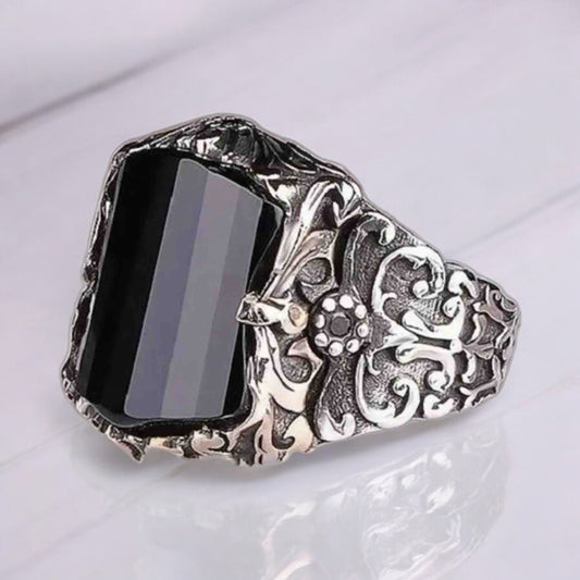 Vintage Designs Men’s Ring